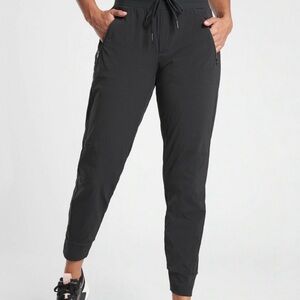 BNWT Athleta Navy Trekkie North Jogger Pants. Size XS petite.